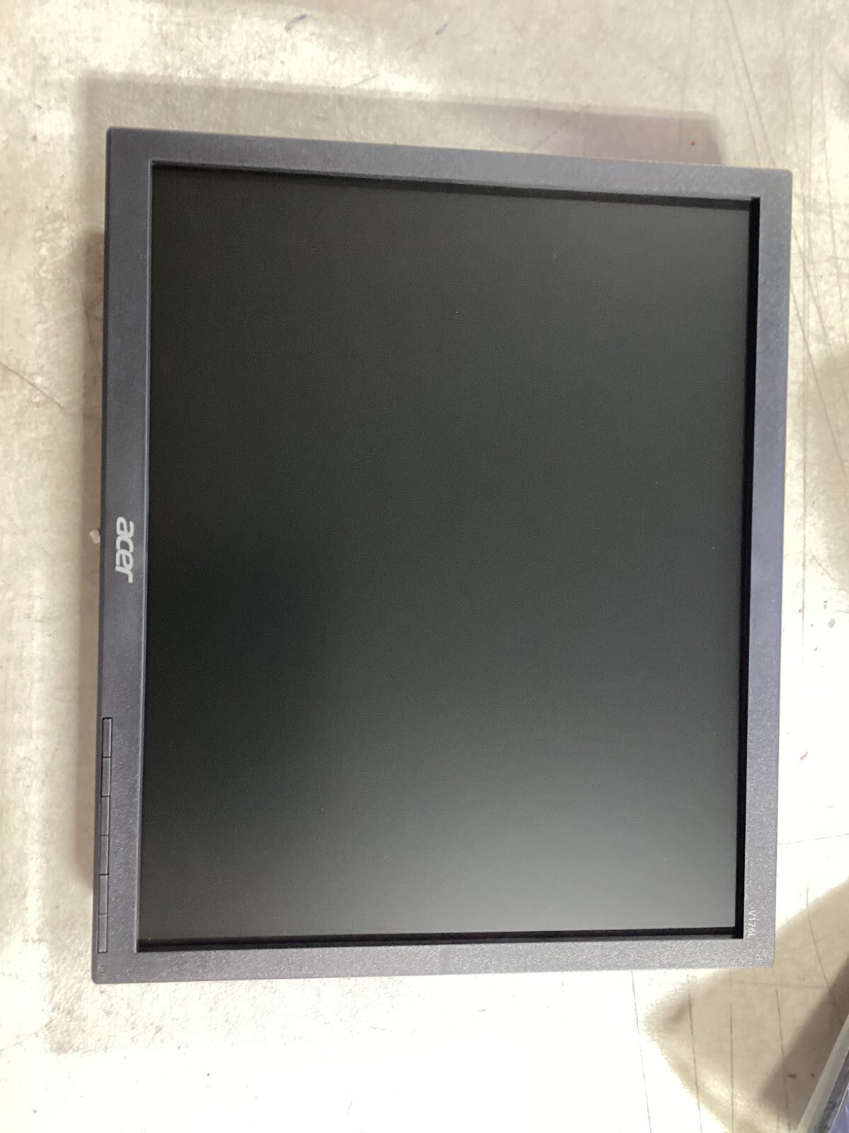 Acer V176L b 17-Inch SXGA LCD Display,Black