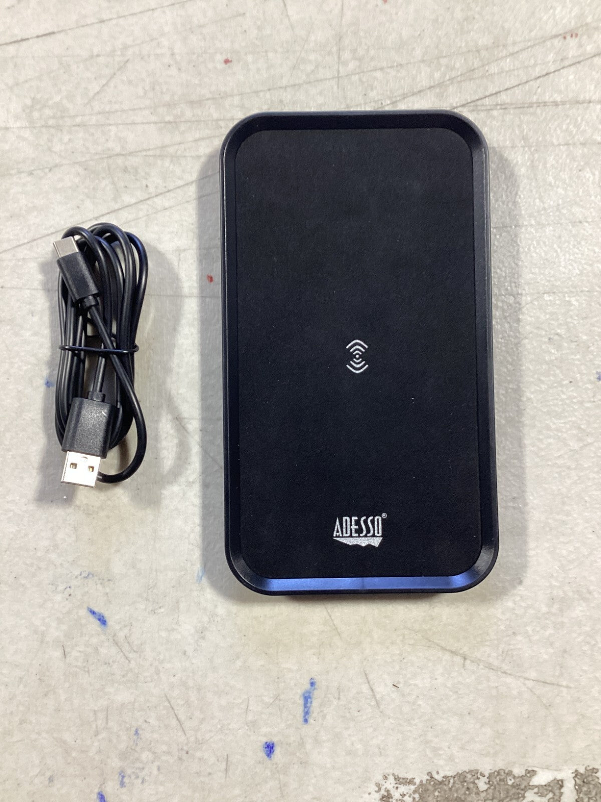 Adesso Max Qi-Certified 3-Coil Wireless Charging Pad