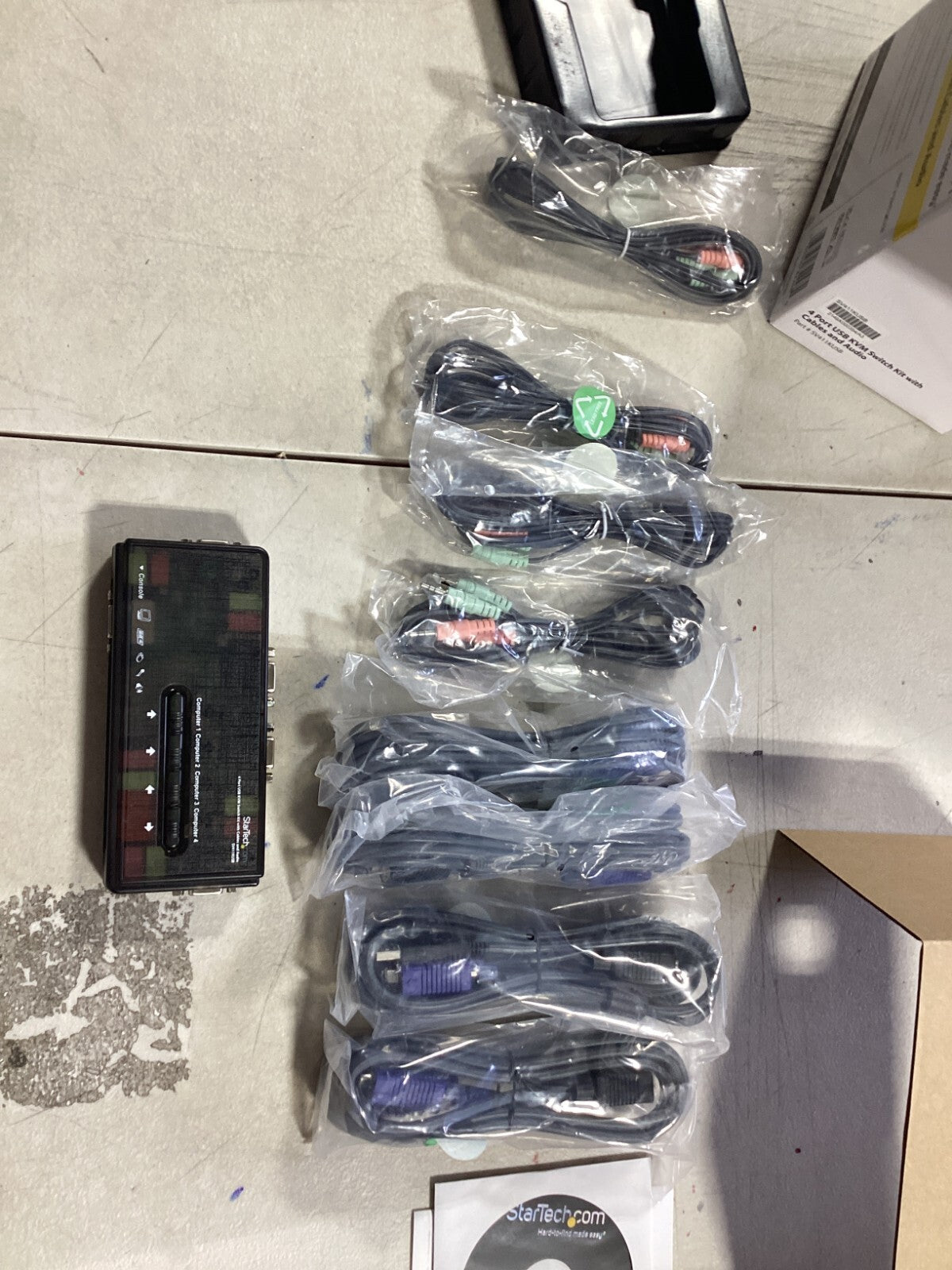 4 Port Black USB KVM Switch Kit with Cables and Audio