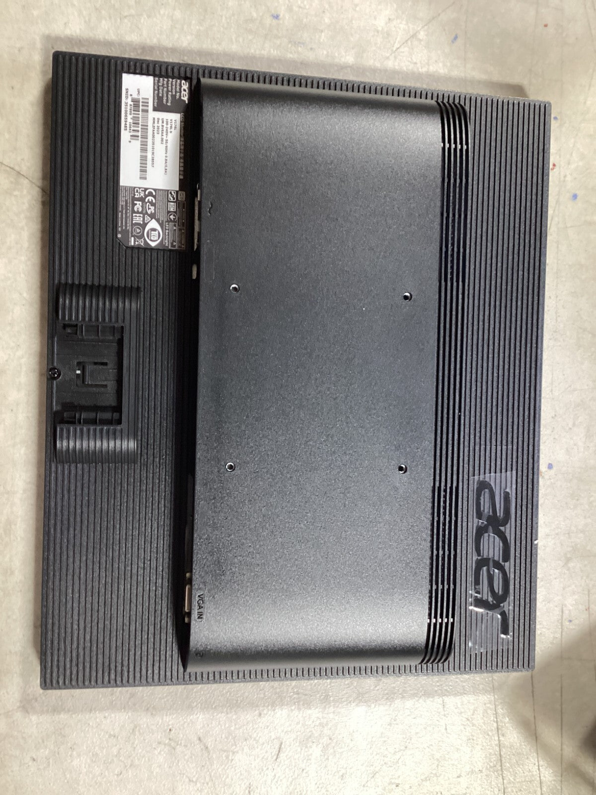 Acer V176L b 17-Inch SXGA LCD Display,Black