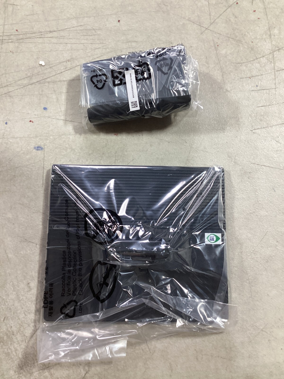 Acer V176L b 17-Inch SXGA LCD Display,Black