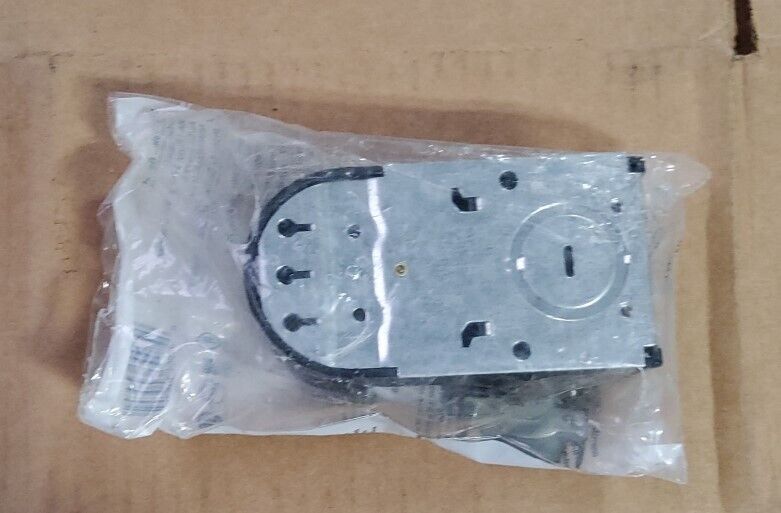 Eaton Dryer Power Outlet Receptacle 30 A 125/250V 3 Pole 4-Wire Grnd