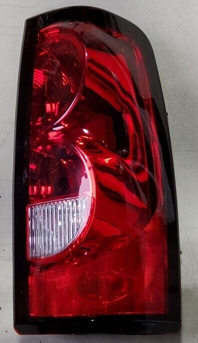 Right Tail Light Assembly Compatible with 2004-2006 Chevrolet Silverado
