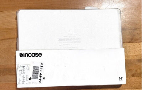 Incase - Hard shell Dot Case for the MacBook Pro 14''